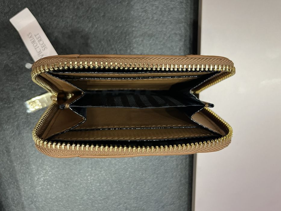 Чантa и портмоне на Victoria's Secret