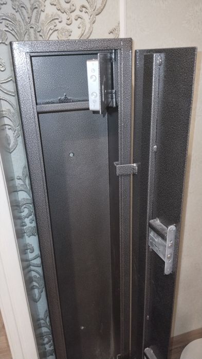 Оружейный сейф. Срочно продам.