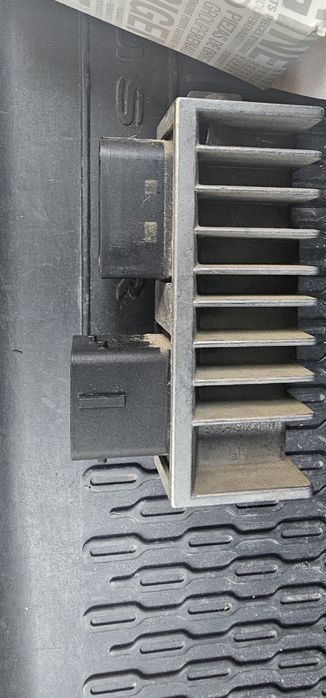 Releu bujii  Dacia Duster 271202380R