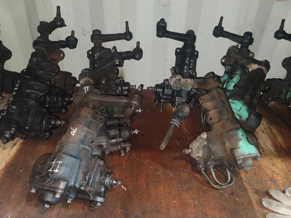 Рулевой редуктор Монтеро