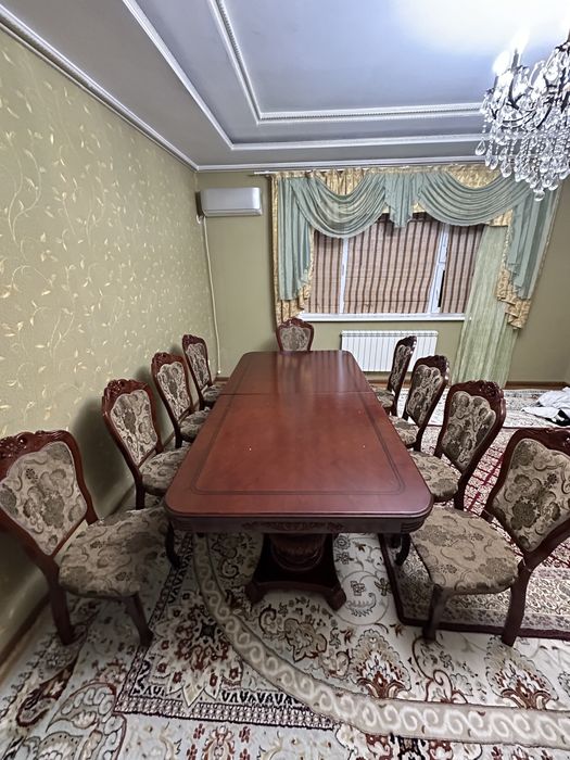 Стол для гостиной