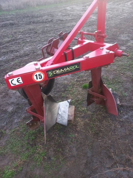 Vând plug cu două brazde