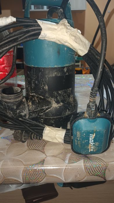 Потопяема помпа Макита