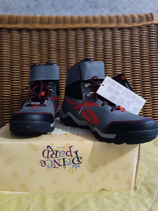 Кроссовки Reebok оригинал 35-36 размер