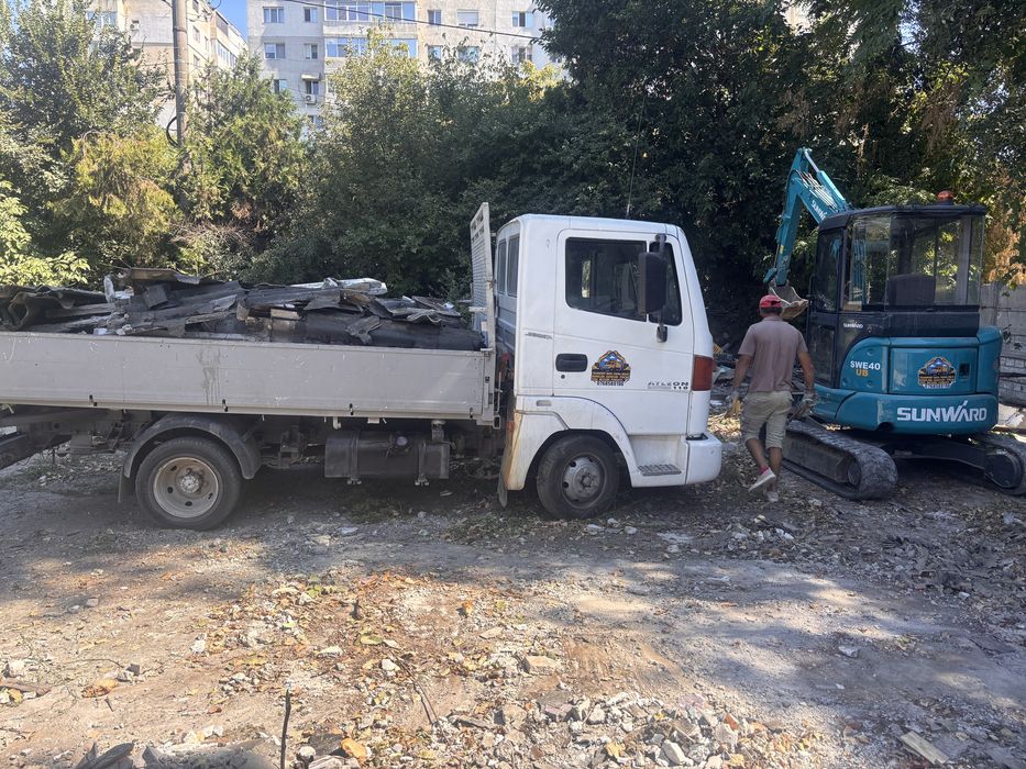 Miniexcavator  si  basculanta 5 tone de inchiriat