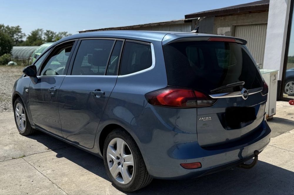 Opel Zafira C 2015
