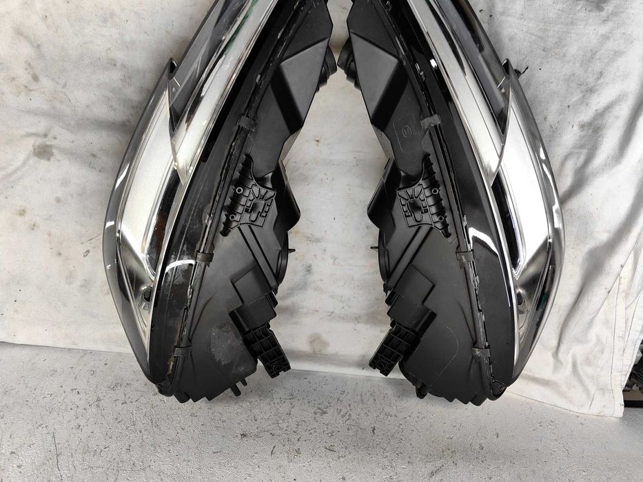 Оригинални  фарове  Ауди А4 Б9  Audi A4 B9 Bixenon