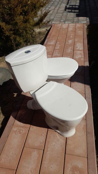 Продам новые унитазы