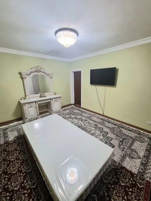 Сдаётся аренда участка 5 ком. 3 соток. Юнусабад Универсал базар.