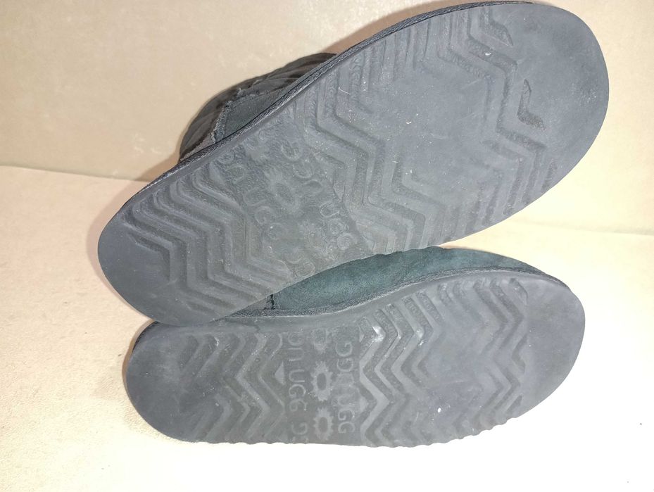UGG кожени ботуши N 37,5 - 32 лв
