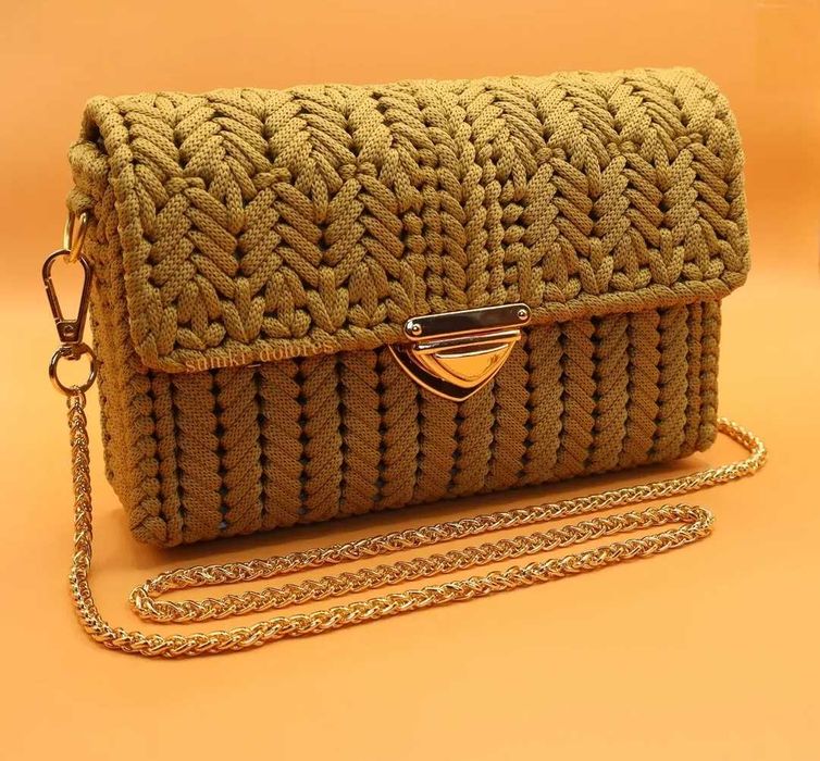 Мини сумочка на цепочке