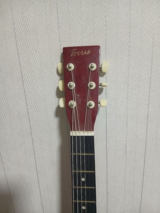 Продам гитару срочно