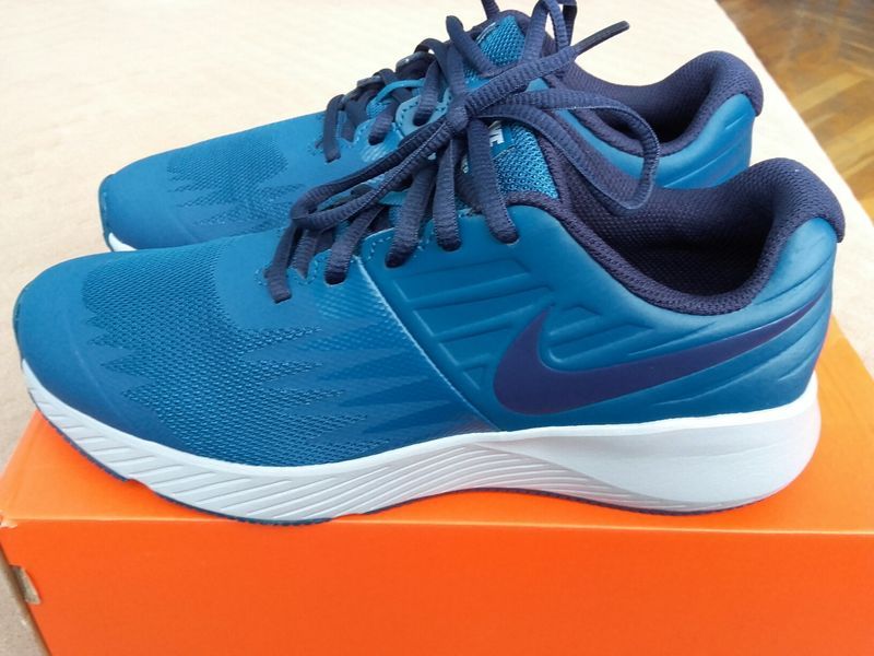 NIKE оригинални маратонки