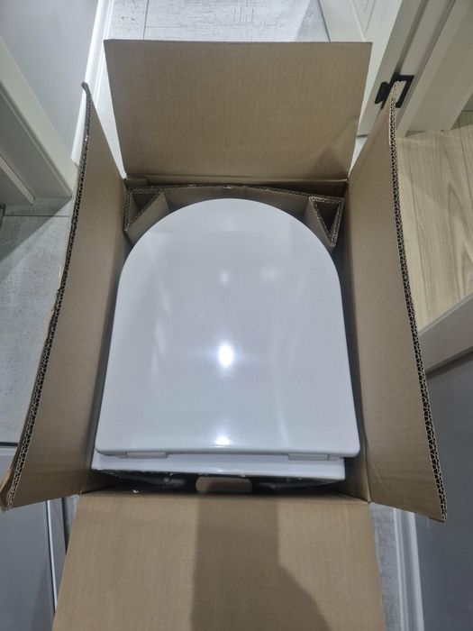 Тоалетна чиния Bella Rimless 48mm