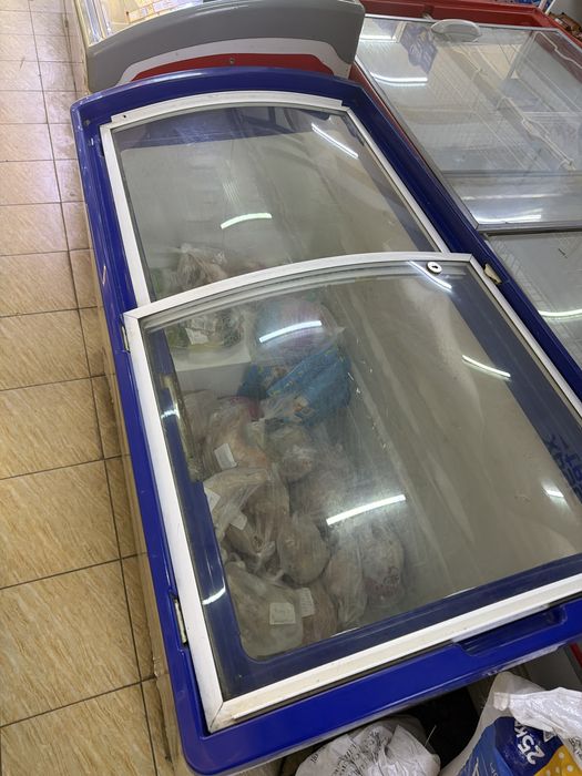 Продается холодильник для магазина