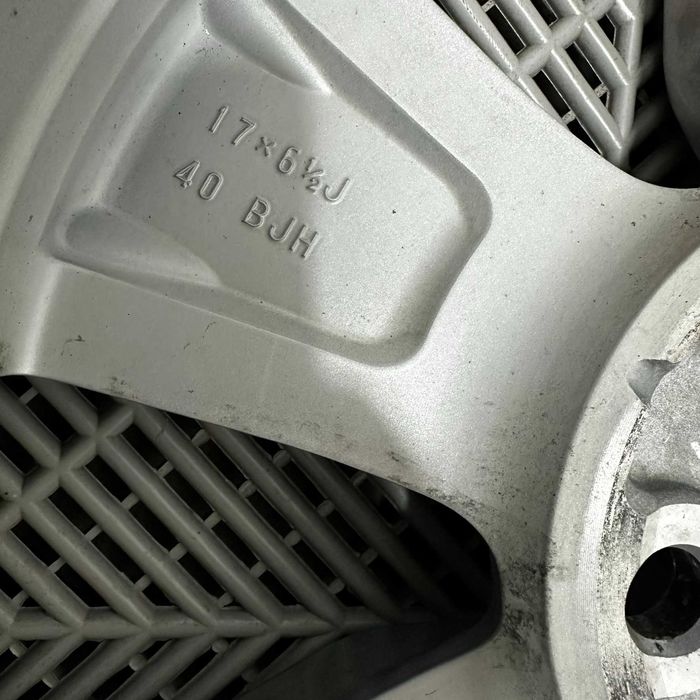 Janta Lexus UX 17 originala R 17 215 60 17