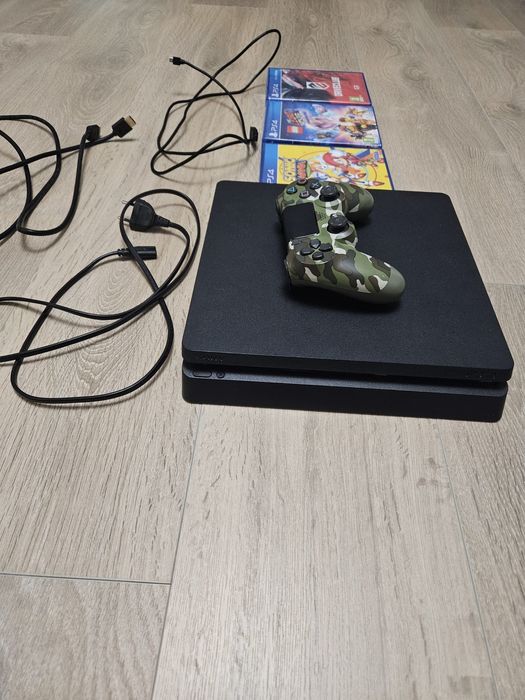 Playstation 4 + 3 jocuri