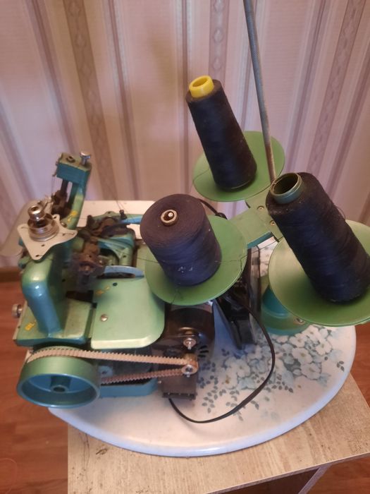 Оверлок 3-х ниточный.