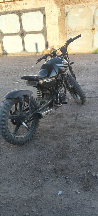 Срочно мотоцикл 200куб