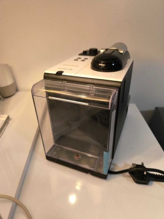 Кафемашина DeLonghi Nespresso