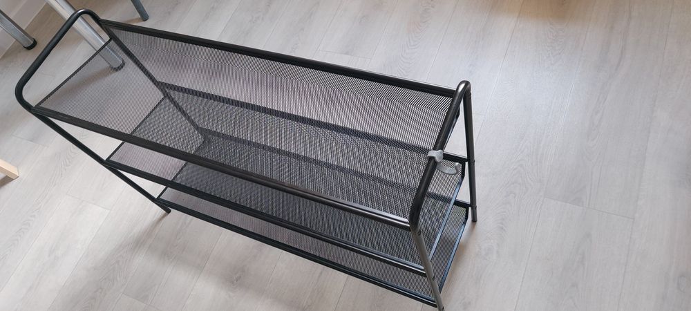 Продам обувницу новую