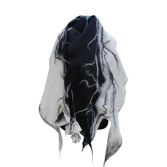 Продавам шал естествена коприна