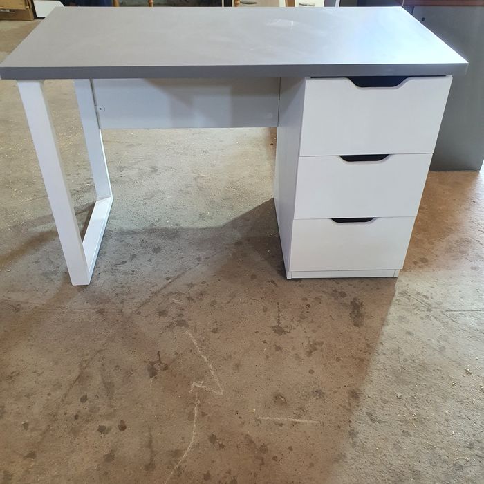 Столы офисные, компьютерные