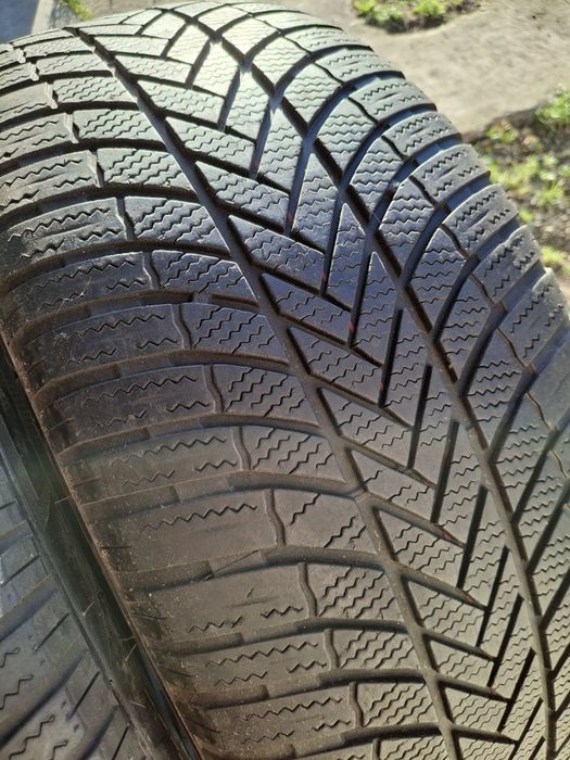 2 Anvelope de iarnă 255 55 r18 Bridgestone