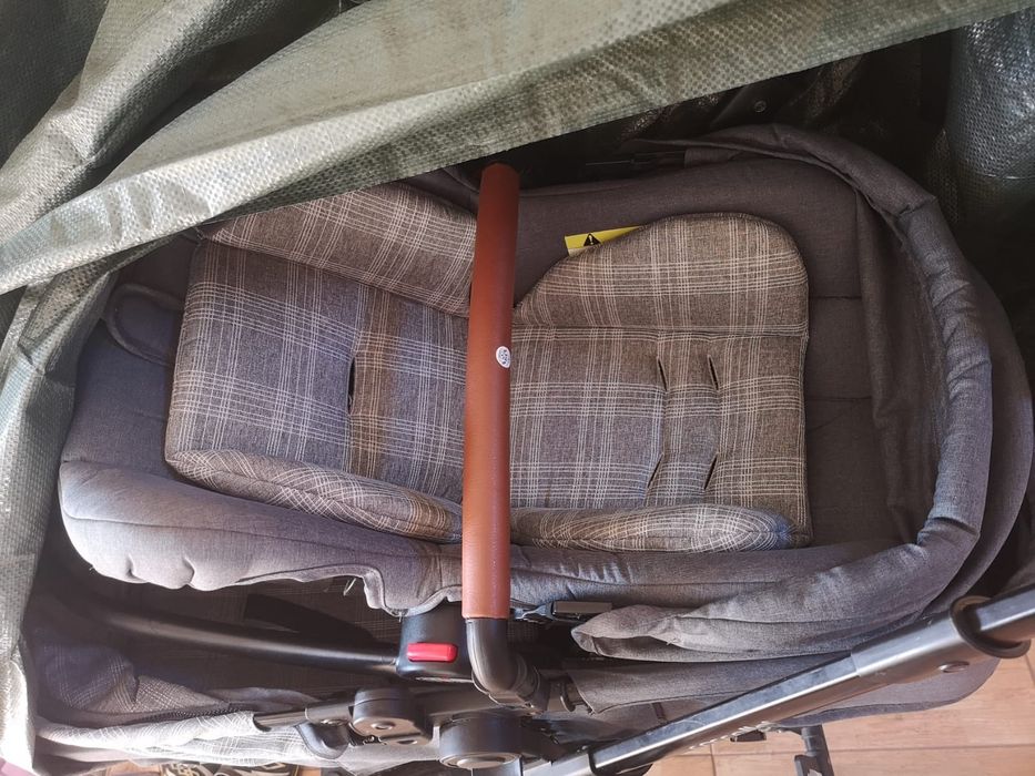 Vand Carucior transformabil 3 in 1 Coccolle Ambra Urban Grey, Gri