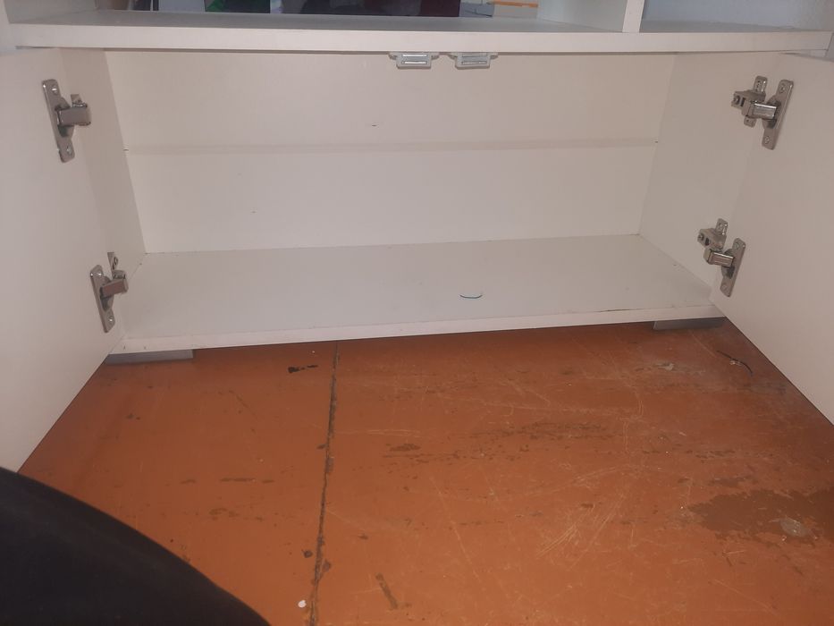 Продаю один шкафа