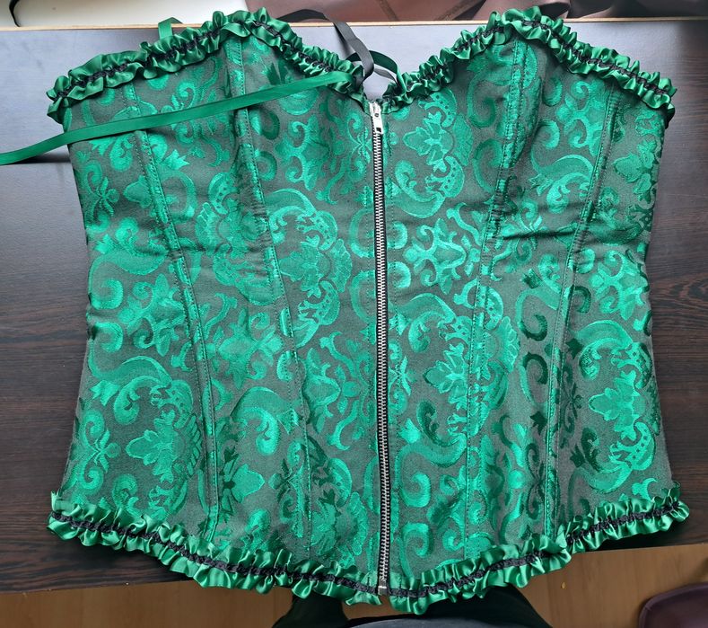 Корсети нови 2бр