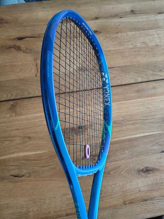 Тенис ракета Yonex EZONE 98 Blast Blue 2025 305 гр. 16х19 Като нова
