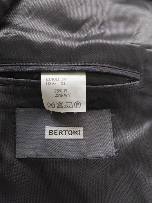 Черно мъжко елегантно сако/палто Bertoni размер ХЛ.Гръдна обиколка110