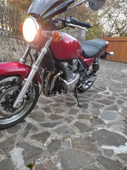 Kawasaki zephyr 550