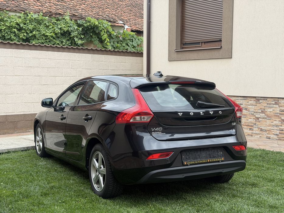 Volvo V40 - 2015-DIESEL