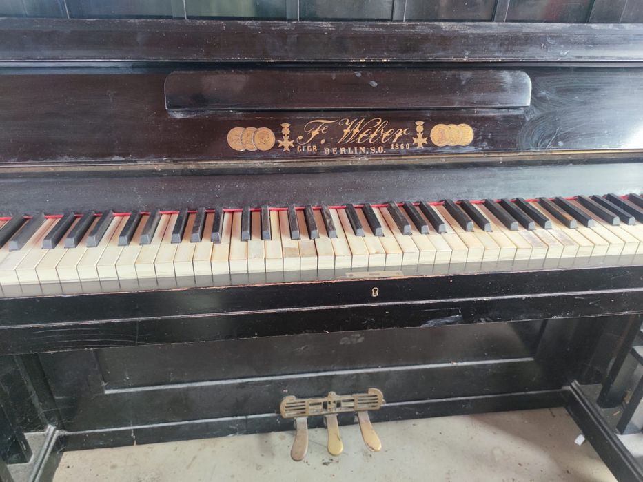 Pianina F. Weber 1880