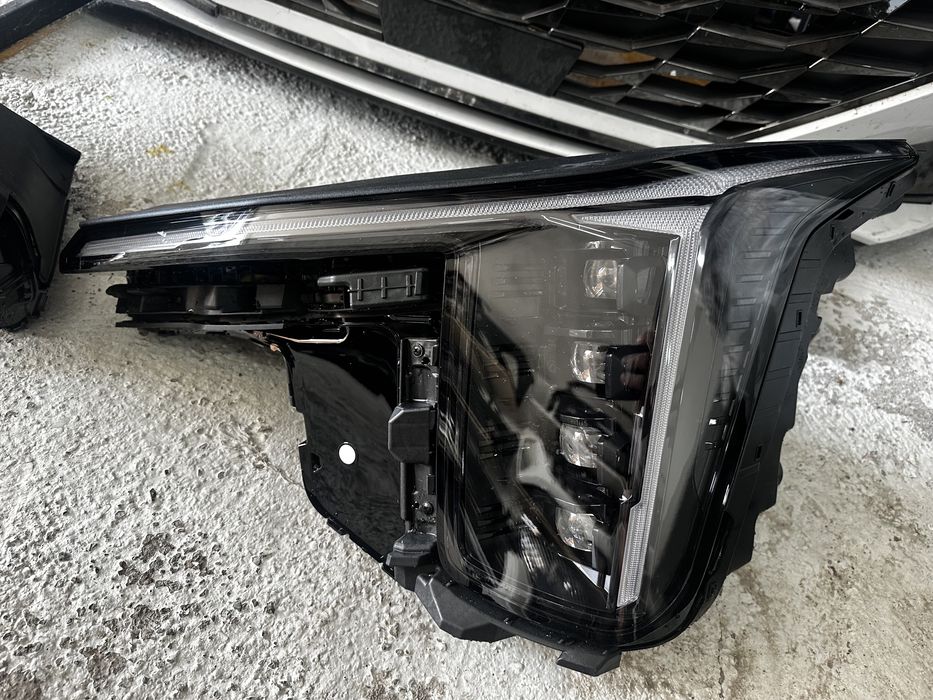 Фара Кия Соренто MQ4 Sorento