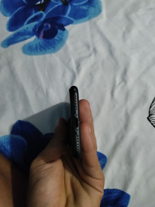 Vand iphone 7 negociabil