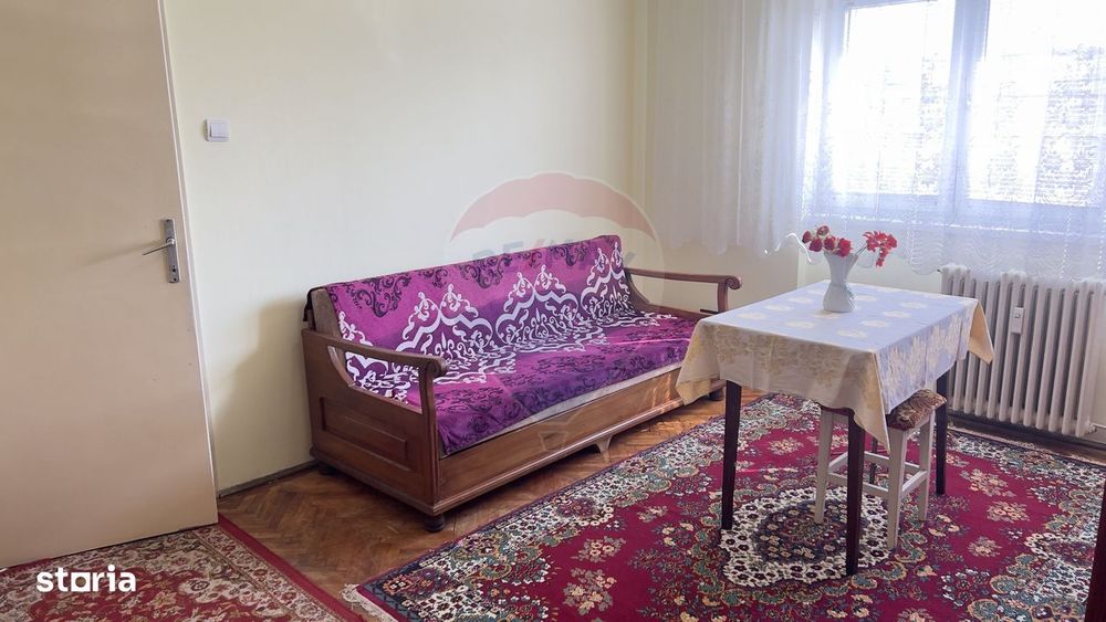 Apartament cu 3 camere de închiriat în zona Podgoria