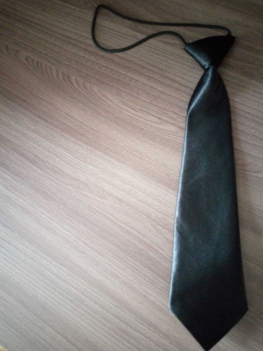 Продам галстуки для мальчика.