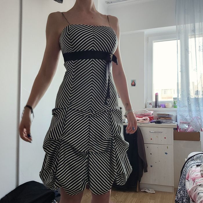 Rochii elegante marimea S