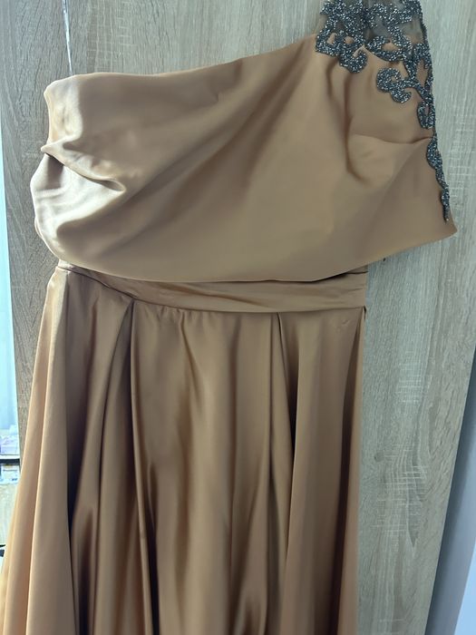 Rochie eleganta lunga culoarea coniac, marimea 42