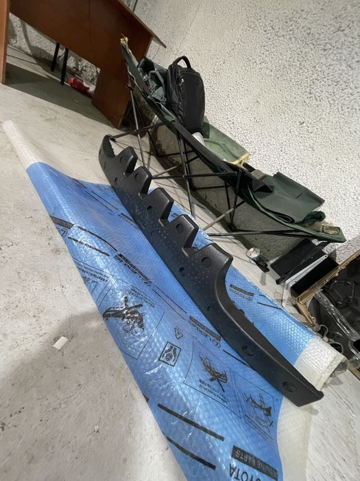 Бампер  Тойота Сиенна