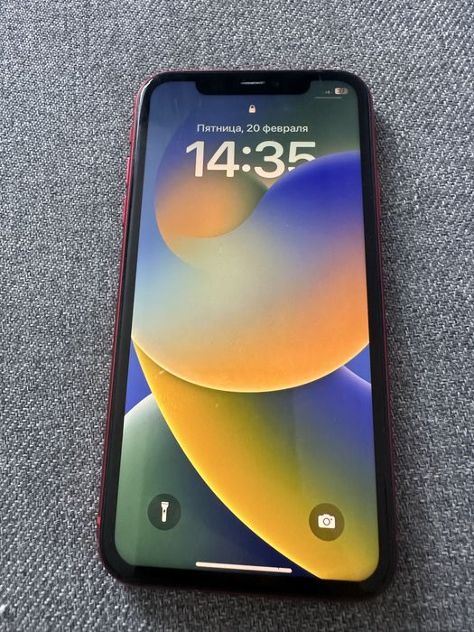 iPhone 11 красный