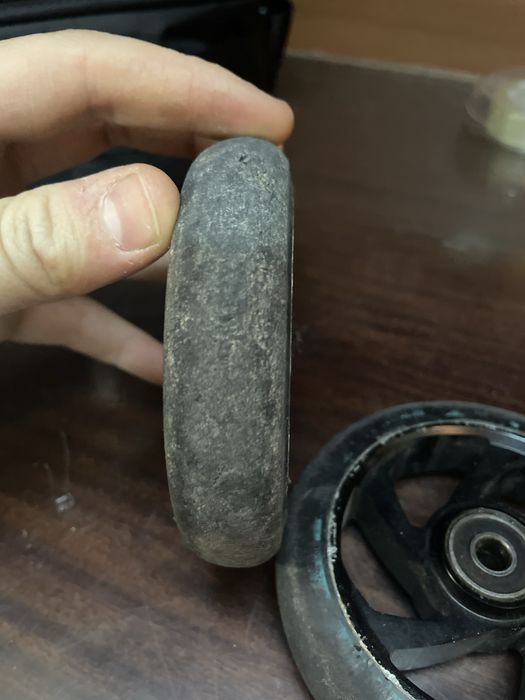 Продавам колела за тротинетка за трикове с размер 110