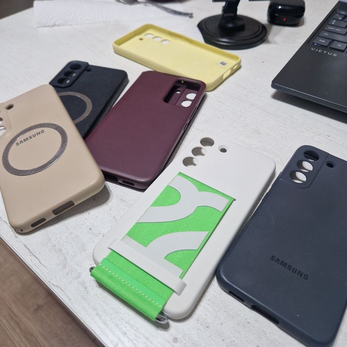 Продам чехлы на Galaxy s22 (Оригинал)