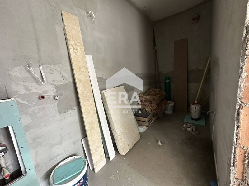 Партерен офис със самостоятелен вход за продажба, в новопостроена сгра