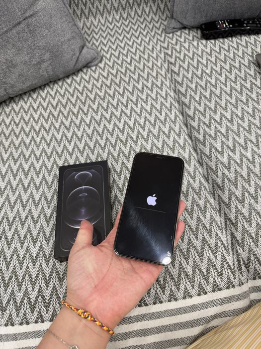 Продам Iphone 12 pro