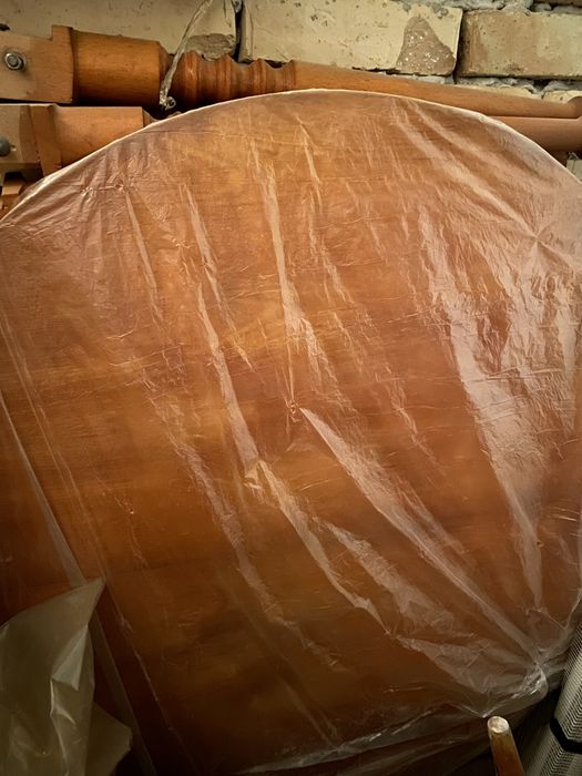 Маса  с  4 стола ( дървени)