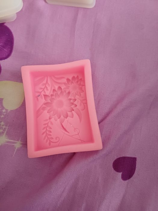 Forme de silicon rasina.